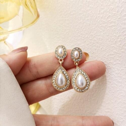 Retro Elegant Water Drop shaped Pearl Clip Earrings Temperament Shinny Rhinestone Ear Clip on Earrings no piercing Lady Women
