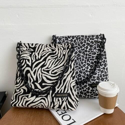 Retro Animal Pattern Women Chain Large Capacity Underarm Shoulder Bags Casual Canvas Female Daily Shoulder Handbags