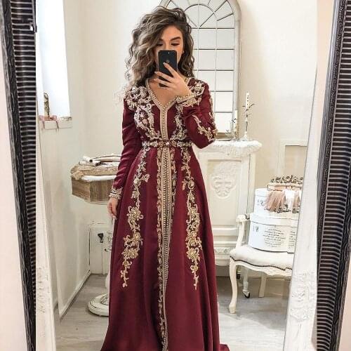 Muslim Evening Dresses A Line V-neck Long Sleeves Gold Beaded Lace Dubai Abaya Saudi Arabic Moroccan Long Prom Gown платье