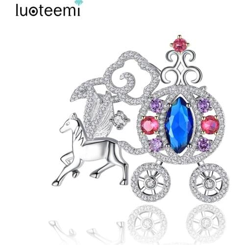 LUOTEEMI Top Quality Sparkly Shining Cubic Zirconia CZ Pumpkin Carriage Brooches For Women Wedding Bridal Pin Brooch Xmas Decor