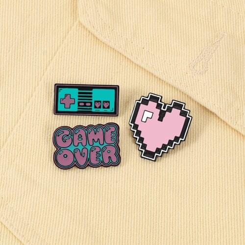 Game Machine Pink Heart Brooches Game Over Retro Cartoon Enamel Pins Custom Cute Vintage Jewelry for Girls Lapel Backpack Badges