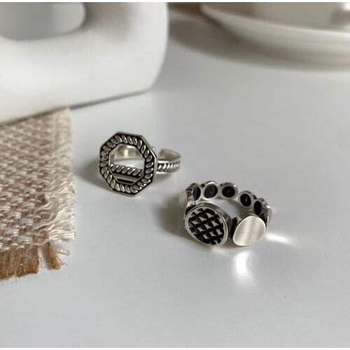 FFLACELL 2020 New Fashion Vintage Punk Hip Hop Ring Rock Jewelry Roman Round Portrait Crab Open Ring Adjustable for Women