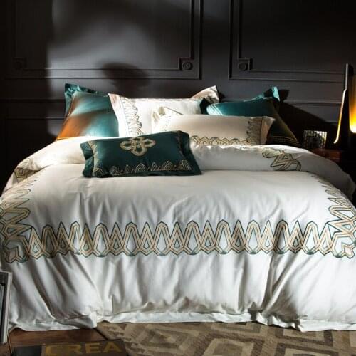 Pink 120S Egyptian Cotton Luxury Embroidery Royal Bedding Set 4/6pcs King Queen Wedding Bed Sheet set Duvet cover Pillowcase red