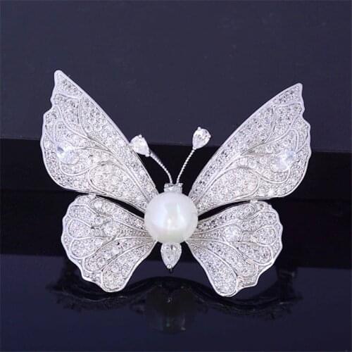 Sweet Temperament Butterfly Brooches Korea Fashion Wedding Corsage Jewelry Suit Clothes Pin Cubic Zirconia Insect Brooch