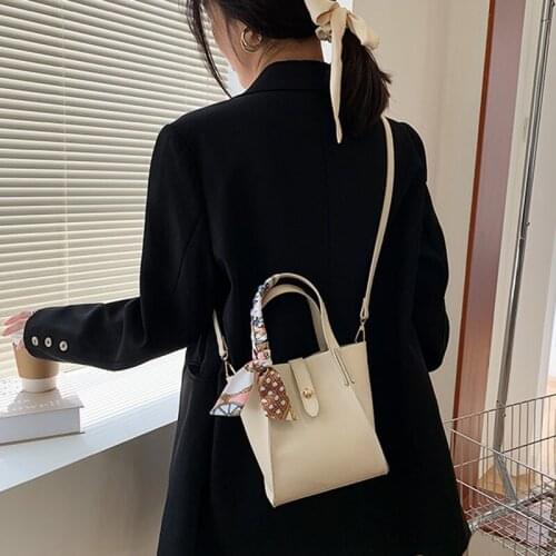 Portable Luxury Designer Bucket Handbags Women Plain PU Shoulder Bag Crossbody Ladies French Style Silk Scarf Fashion Bags