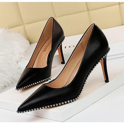 2020 New Summer Fashion Women 7.5cm Or 10.5cm Pencil High Heels Pumps Metal Black Pumps Studded Leather Pumps Ladies Party Shoes