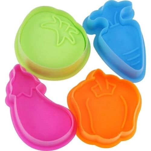 4 Carrot Cookie Cutter Plastic Biscuit Knife Baking Fruit Cake Kitchen Tools Mold Embossing Printing