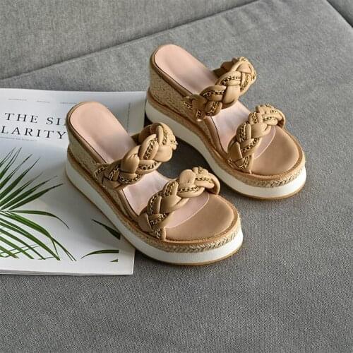 2021 New Flat Platform Slippers Fashion Spring Wedges Women Sandals Metal Chain Straw Platform Shoes