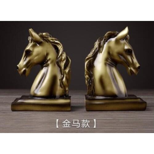 Vintage horse-head bookshelves are arranged Study housetop desk were decorated Ornament Home sculpture statue