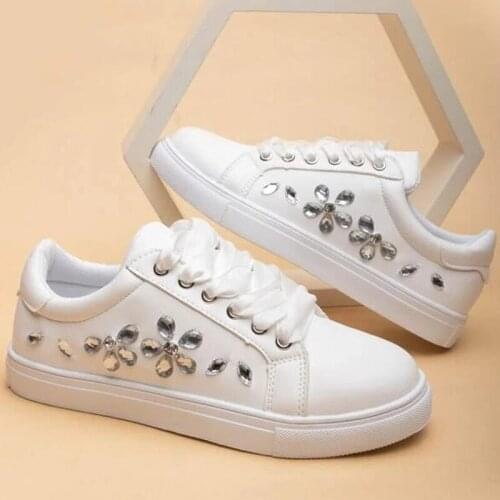 2021 Women Casual Sneakers New Rhinestone Flowers White Shoes Breathable Autumn Fashion Lace-up Outdoor Sneakers Women Shoes