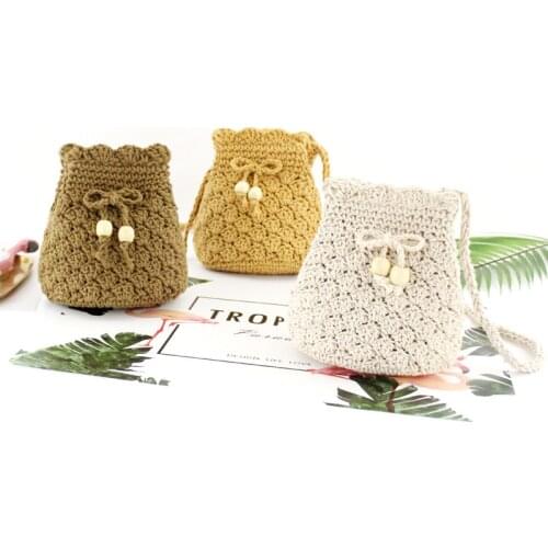 Cotton thread tassel bucket straw bag crossbody woven straw bag Beach Girl Messenger bag