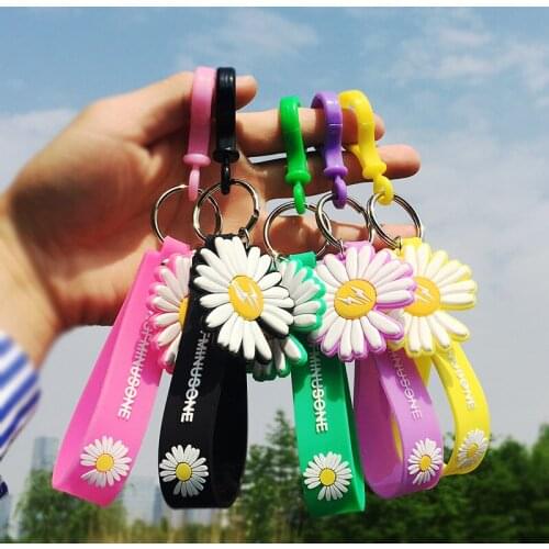 Daisy Flower Key Chain PVC Soft Plastic Material Beautiful Soft Key Chain Pendant Accessories