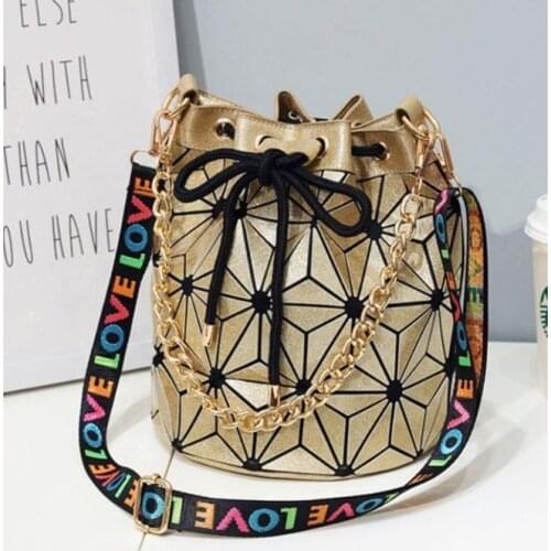 2021 Women One Shoulder Messenger Lady Bag Handbag Pearl Fashion Lingge Trend Bucket Girl Party Trip Golden Geometric Pattern