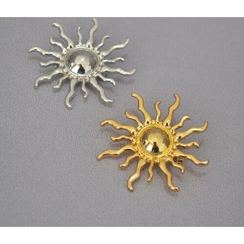 European and American design sense brass simple sun shape coat brooch brooch collar flower accessories women