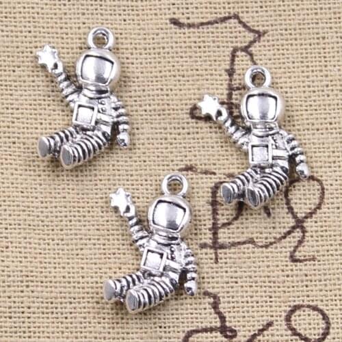 15pcs Charms Space Man Universe Astronaut 22x18mm Antique Silver Color Plated Pendants Making DIY Handmade Tibetan Finding