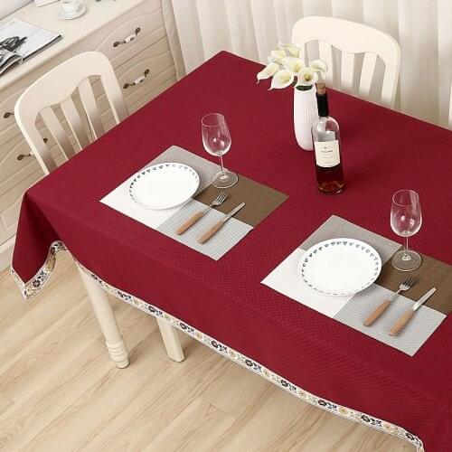 Yilin Lace Tablecloths On The Table