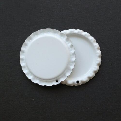 With Hole ! 1000pcs/Lot White 1'' Metal Flattened Bottle Caps Linerless Both Side Colorful Flat Bottle Caps with Hole Beer Cap