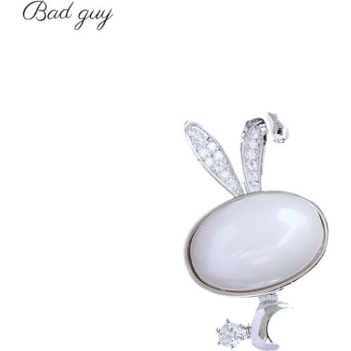 Lovely Zircon Brooch Pin for Womens Rabbit Shape Magnet Brooch Jewelry Clothes Scarf Buckle Garment Accessories Jewelry Gifts