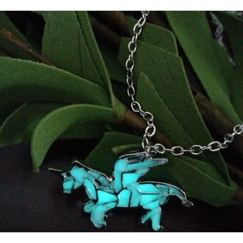 Hot Women Fashion Luminous Jewelry Glow In The Dark Horn Horse Pendant Mythical Winged Pegasus Fluorescence Necklace