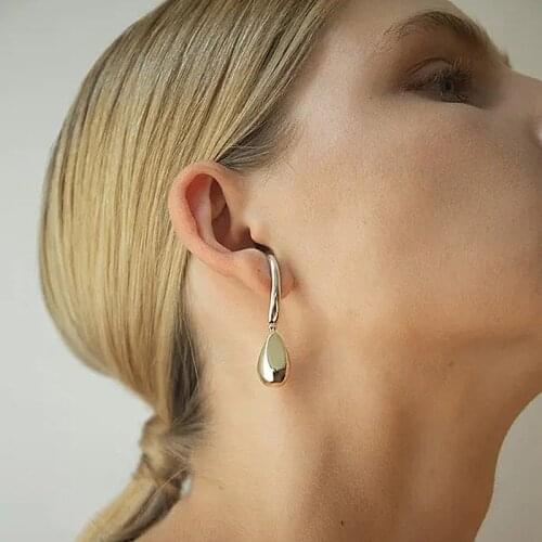 New Fashion Vintage Punk Golden Waterdrops Earrings For Women Round Face Makes Face Thinner Ear Stud Party Jewelry Accessories