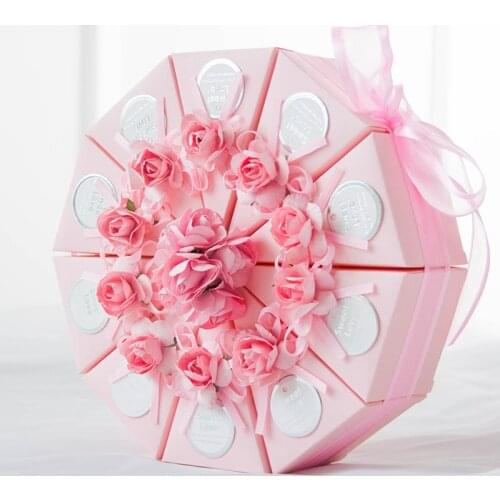 50pcs Pink / Blue Triangular Cake Style Wedding Favors Candy Boxes Party Paper Gift Box With Faux Flower Tags Ribbons