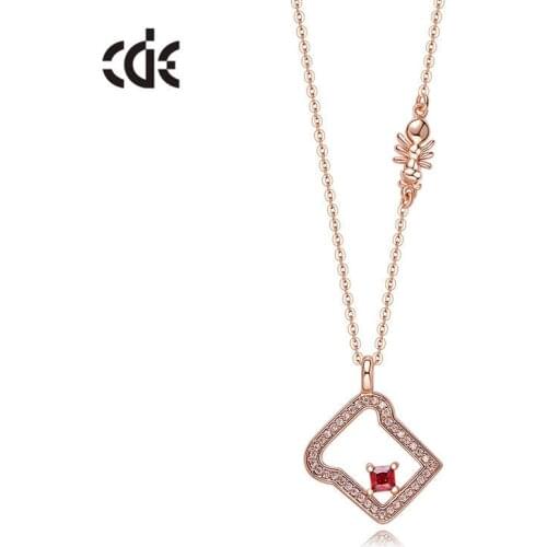 CDE Fashion Delicate Sliced Bread Pendant Necklace with Crystal Collars Rose Gold Color Ant Necklace for Women