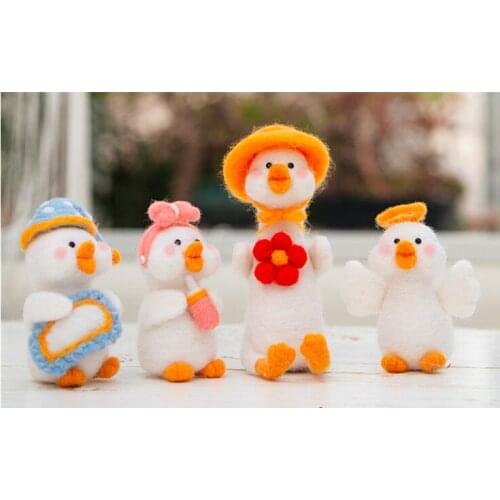 Swinging little duck pendant wool needlepoint kit wool felt needle felting decoration craft needlecraft DIY handmade