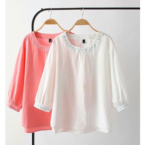 Plus size Embroidered cotton loose women blouse 2019 casual spring summer ladies O-Neck three quarter sleeve shirts female tops