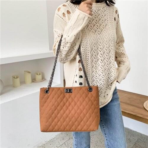 Large Bag Female 2020 New Autumn and Winter All-match Messenger Bag Large-capacity Fashion Small Fragrance Rhombus Chain Bag