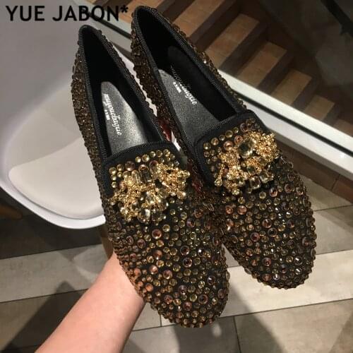 Handmade Fashion Leather Slip On Men Loafers Casual Shoes Rivets Studded Round Toe Flower Men Flat Shoes Mixed Color Shoes