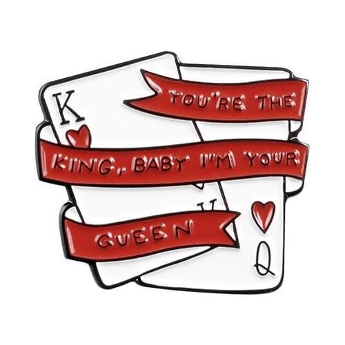 Hot valentines day brooch couple lover jewelry Poker shaped Enamel lapel Pin with ribbon engraved King Queen pin for girlfriend