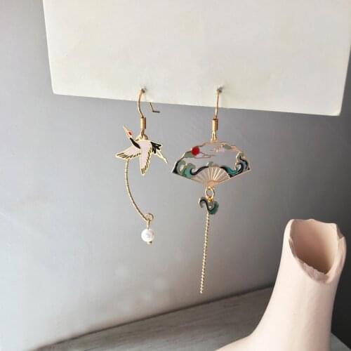 Wholesale Chinese National Retro Style Asymmetric Fan Earrings Red-crowned Crane Wave Creative Hollow Ear Stud Wholesale