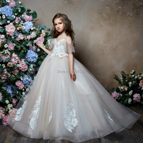 New Arrivals Flower Girls Beading Backless Lace Appliques O-neck Ball Gowns Chapel Train Wedding Gowns Girls Princess Dresses