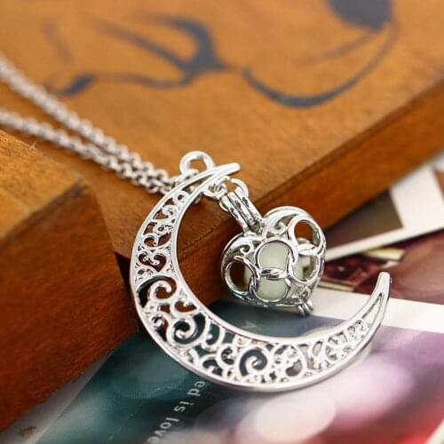 Chic Luminous Sailor Moon Pendant Necklaces Glow In The Dark Necklace Women Girl Jewelry Gift