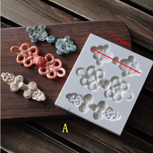 Chinese Style Silicone Fondant Mold 3D Clothes Cheongsam Beads Buckle Chocolate Candy Mold Wedding Cake Decorating Tools