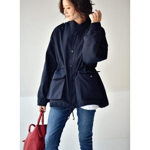 MICOCO W1626C Simple design of commuting tooling wind draw rope show thin stand collar Short coat Dust coat