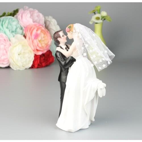 14cm Height Happy Groom and Bride Doll Resin Puppets with Veil White Wedding Dress Resin Ornaments Figures Wedding Cake Dolls