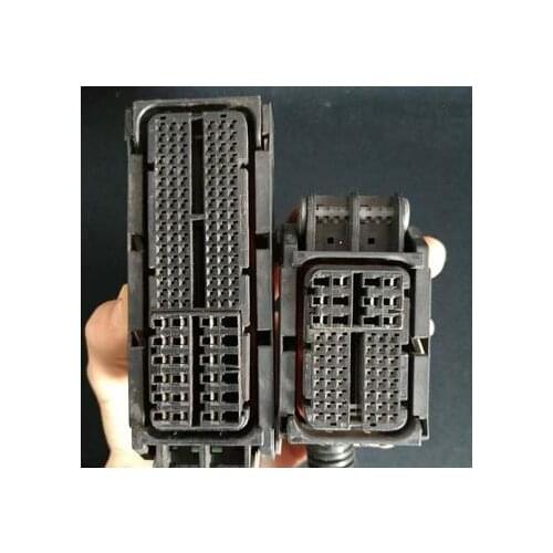 Automotive connector FOR CT200IS250IS300ES200ES260ES300 engine computer board plug connector USED