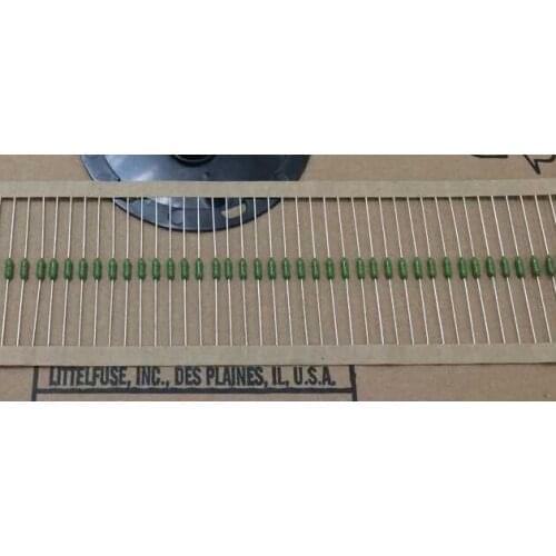 Free shipping 50pcs import US Littelfuse fuse green resistance fuse 025102.5NRT1L 2.5A LF 125V