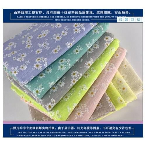 New woven Daisy glue printed cloth chain strip small chrysanthemum skin friendly cotton childrens dress fabric