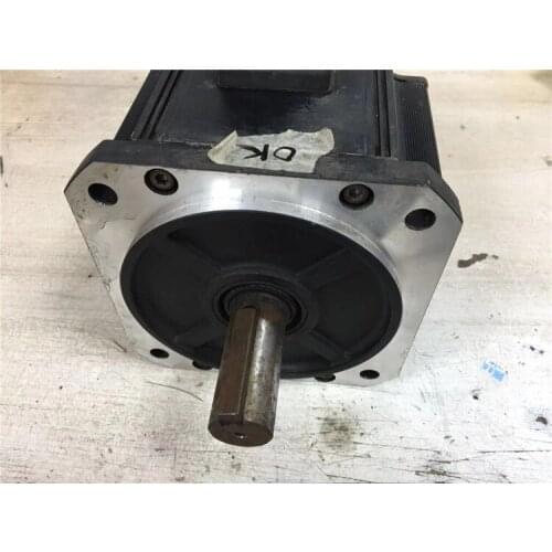 MDMA102A1G SERVO MOTOR , used in good condition . 80% appearance new , good working , free shipping