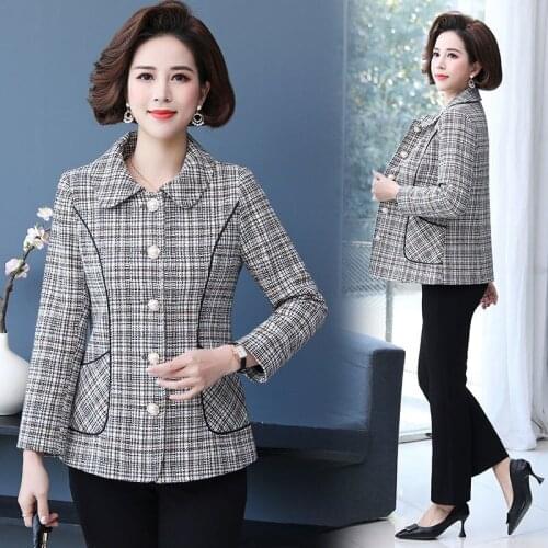 Women 2021 Spring Autumn Fashion Short Loose Jackets Female Middle-aged Plaid Coats Ladies Long Sleeve Buttons Outerwear W239