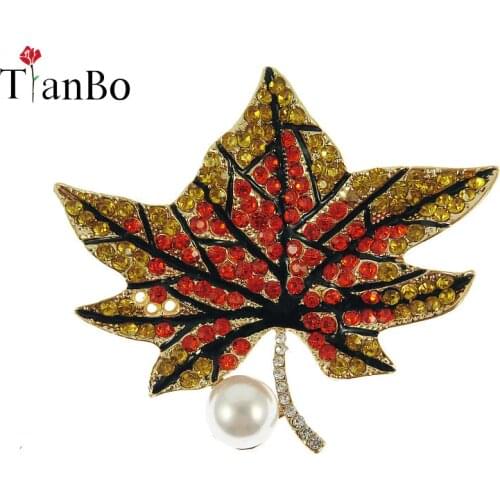 Red Crystal Rhinestone Pearl Enamel Maple Leaf Brooch Pin Women Garment Fashion Jewelry Accessory Jewelry Wedding Gift