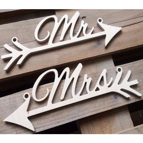 1 Pair MR&MRS Wood Board Wedding Sign Directional Signs Reception Directional Arrow