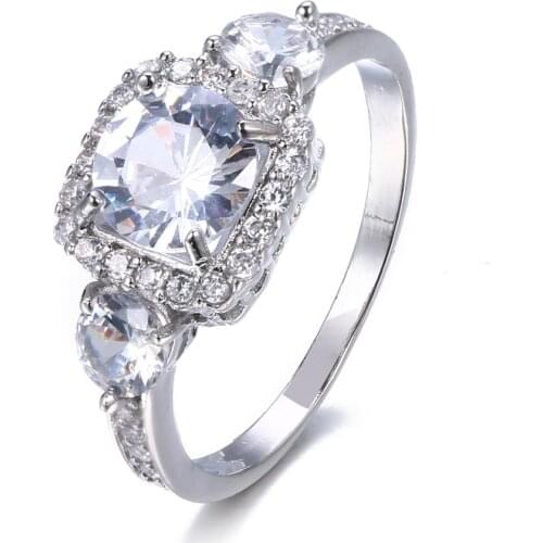 Bettyue Classic Style Square Cubic Zircon Elegant Ring for Women Wedding Engagement Light Luxury Charming Decoration