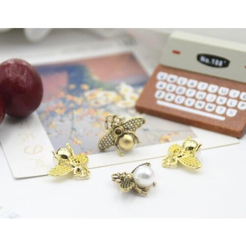 IK39FJ-3IF BULK 20 Bee Insect Charms Tiny Honey Bee Charm Pendant Bug Jewelry Findings 17*21mm Bumblebee Bee Keeper Metal Charm