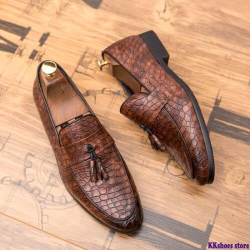 New Men Casual Shoes Breathable Leather Loafers Office Shoes For Men Driving Moccasins Comfortable Slip On Fashion Wedding Shoes