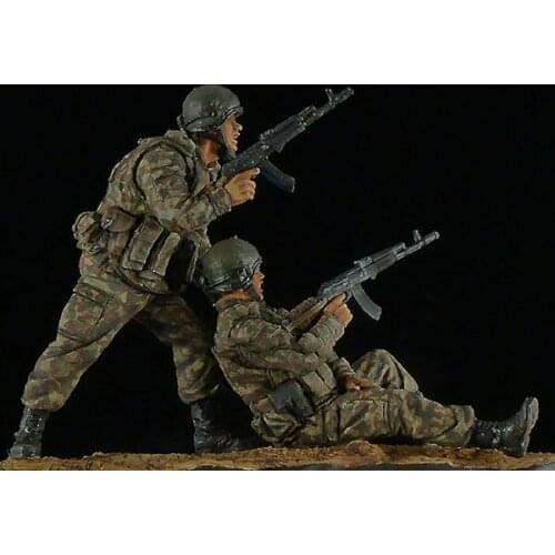 1/35 Scale Unpainted Resin Figure Russian officers of Spetsnaz of FSB 2 figures collection figure