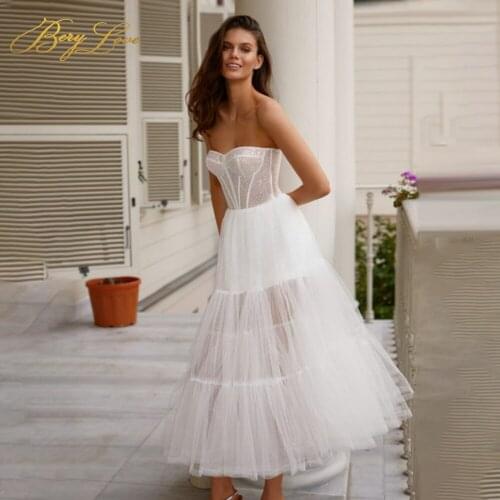 White Sweetheart A Line Wedding Dress Backless Pleated Sequin Beach Dresses Elegant Banquet Dress Detachable Sleeve Bridal Dress