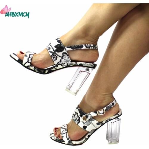 Elegant Style New Design Italian Women Shoes in Black and White Color 2021 Summer INS Hot Sale Sandals for Dress